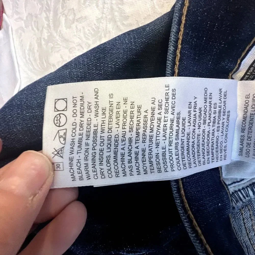 Levi's Denim Bermuda Shorts Size 26‎